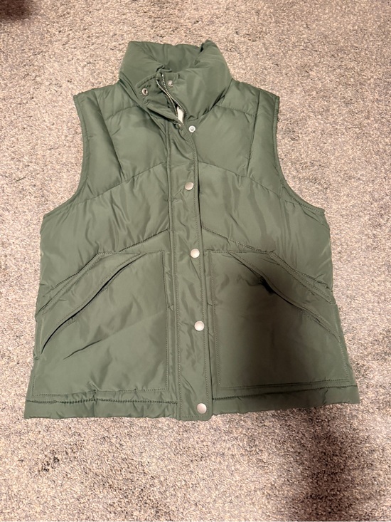 American Eagle Outfitters Jackets & Blazers - American Eagle Outfitters Olive Puffer Vest - Women Jackets & Coats